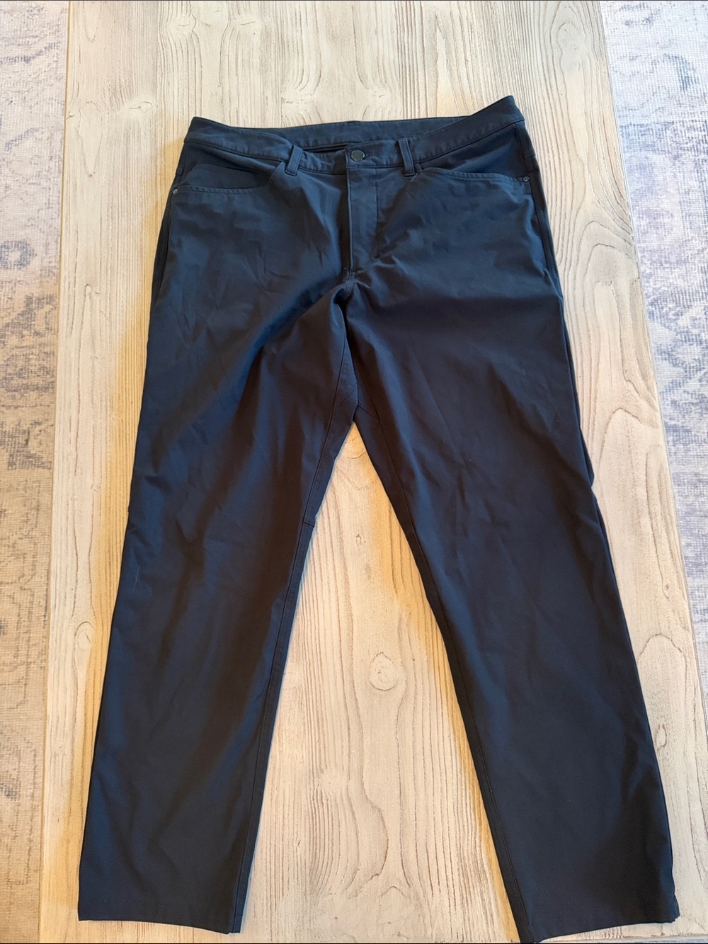 Lululemon ABC pants Black Performance Pants men’s size 34/30